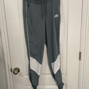 Nike Women's Sportswear Heritage Track Pants